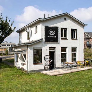 Anderhalf Bar in Ede - wielercafes.nl (2) _AnderhalfBar